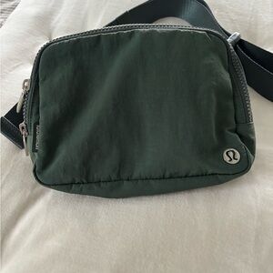 lululemon athletica Dark Green Everywhere Belt Bag